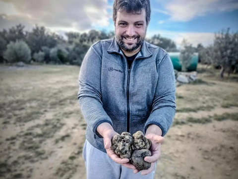Félix Día, cazador de trufas del Pirineo: el guardián del “diamante negro” de Aragón