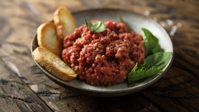 Steak tartar con trufa negra